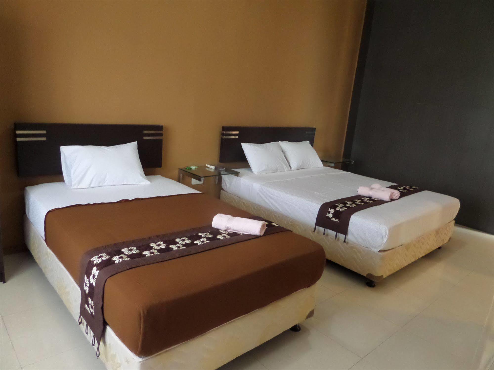 Oyo 201 Emdi House Timoho Hotel Джокякарта Екстериор снимка