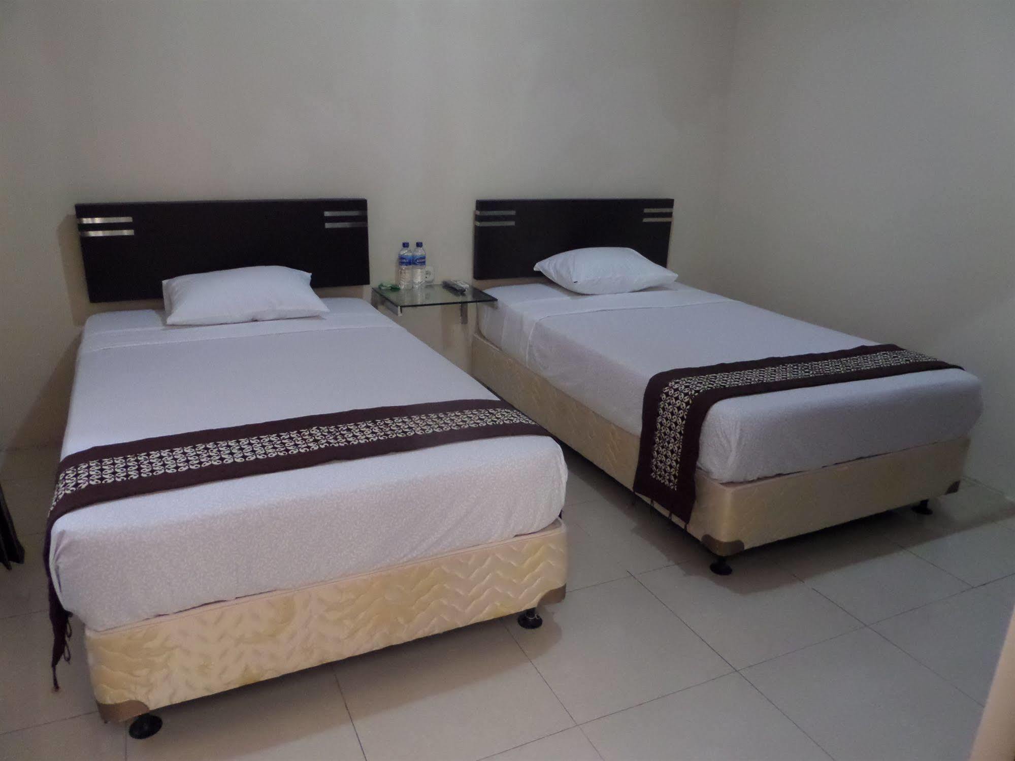 Oyo 201 Emdi House Timoho Hotel Джокякарта Екстериор снимка