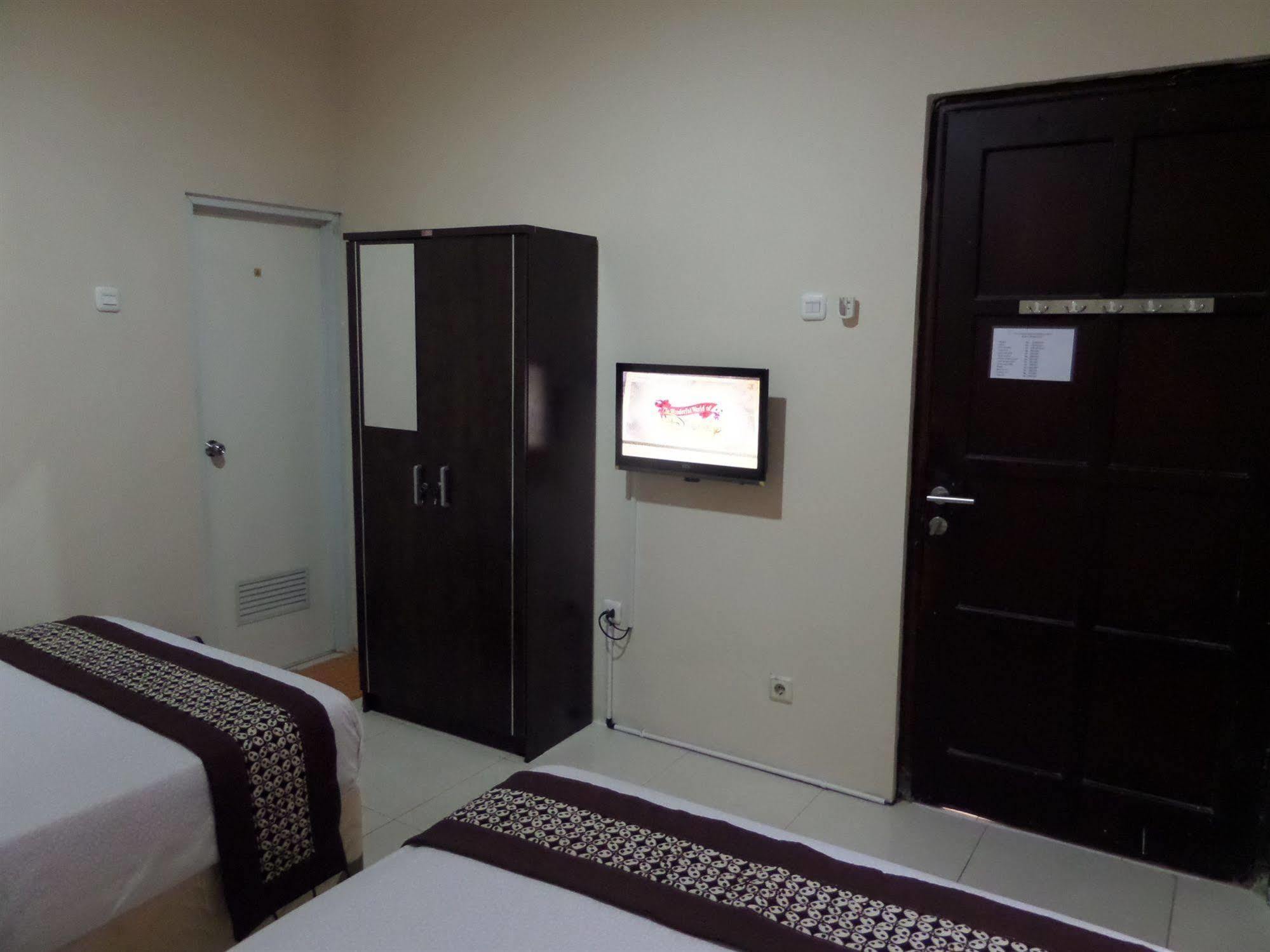 Oyo 201 Emdi House Timoho Hotel Джокякарта Екстериор снимка