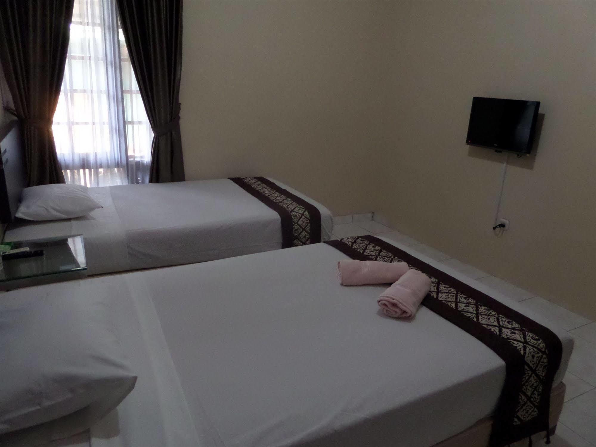 Oyo 201 Emdi House Timoho Hotel Джокякарта Екстериор снимка