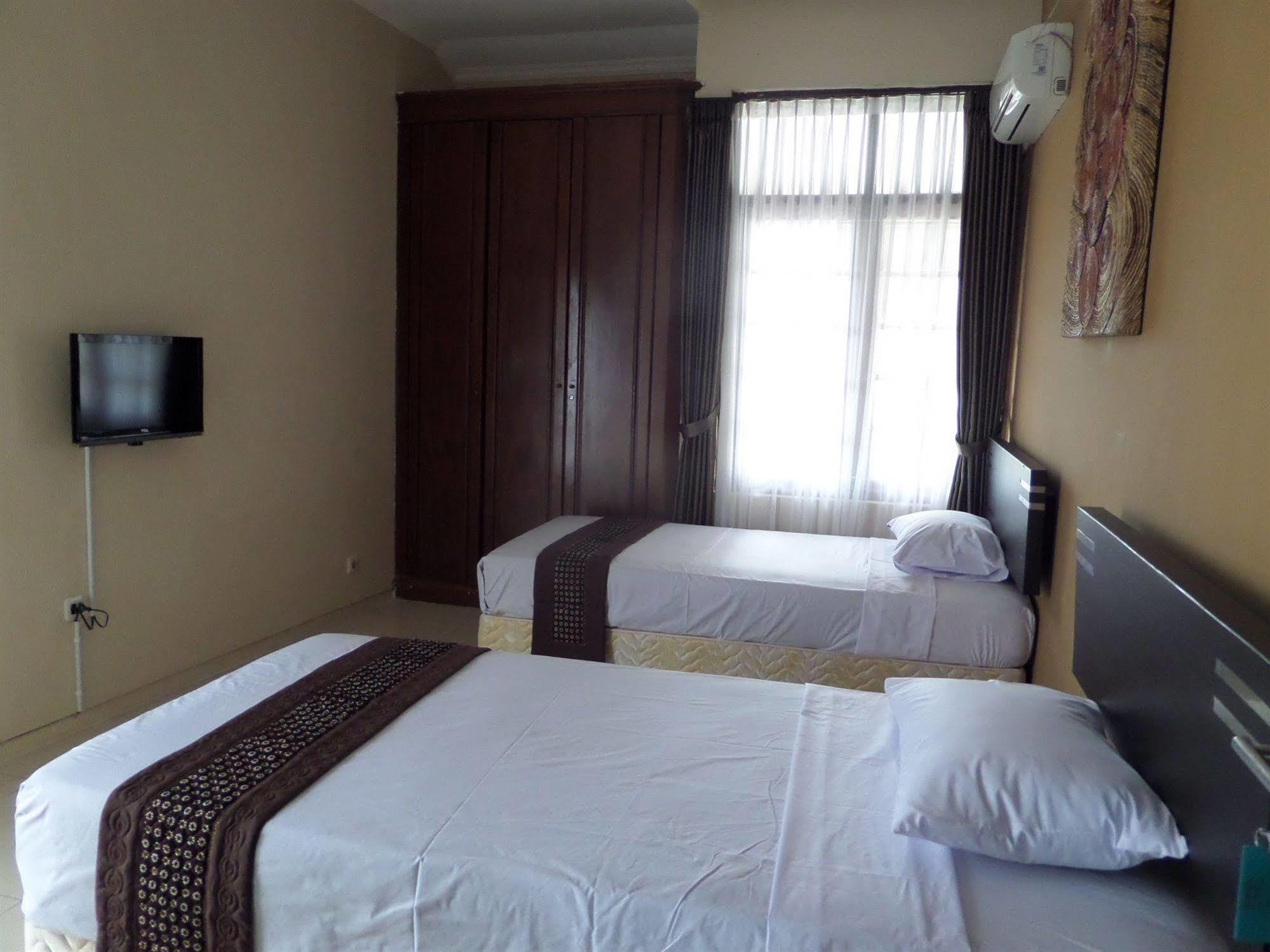 Oyo 201 Emdi House Timoho Hotel Джокякарта Екстериор снимка