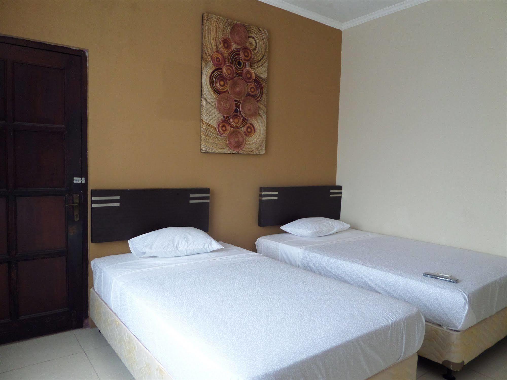 Oyo 201 Emdi House Timoho Hotel Джокякарта Екстериор снимка